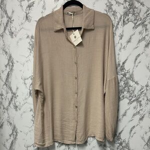 Cobblestone Women’s Lightweight Beige Button-Up Shirt Crinkle Oversized Size S/M